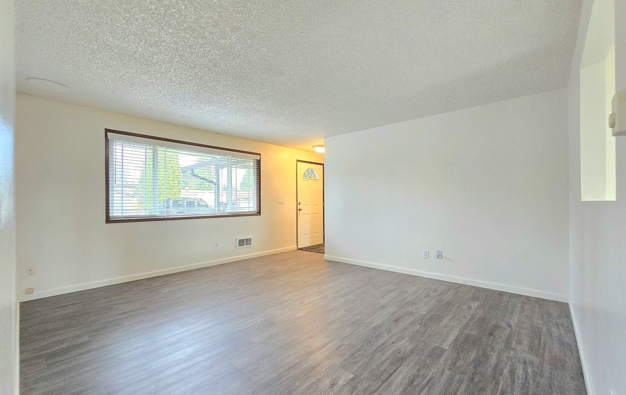 3630 121st St Ne - Photo 3 of 22