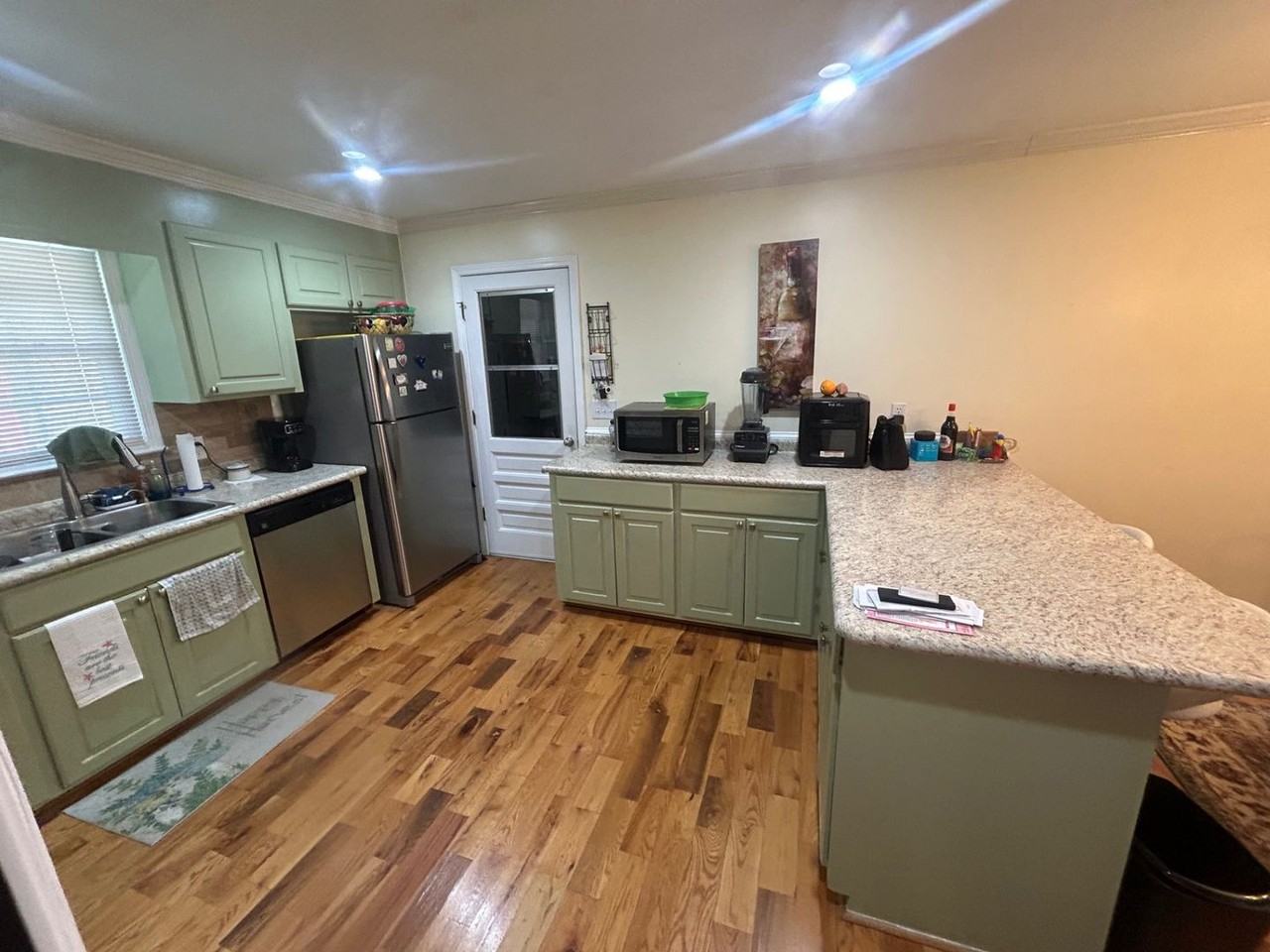 3220 Woodsen Cir - Photo 5 of 29