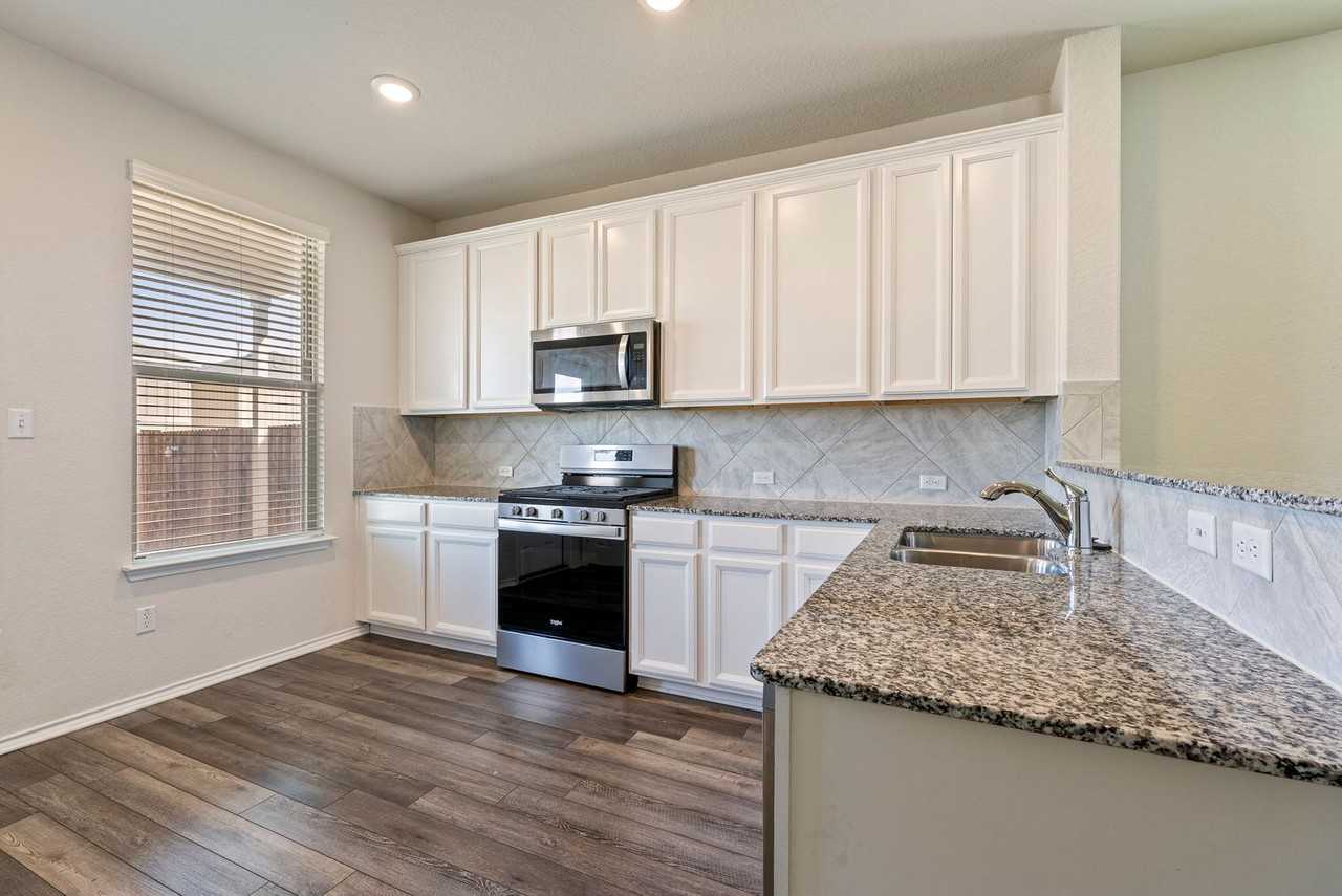 420 Bella Luna Way - Photo 7 of 25