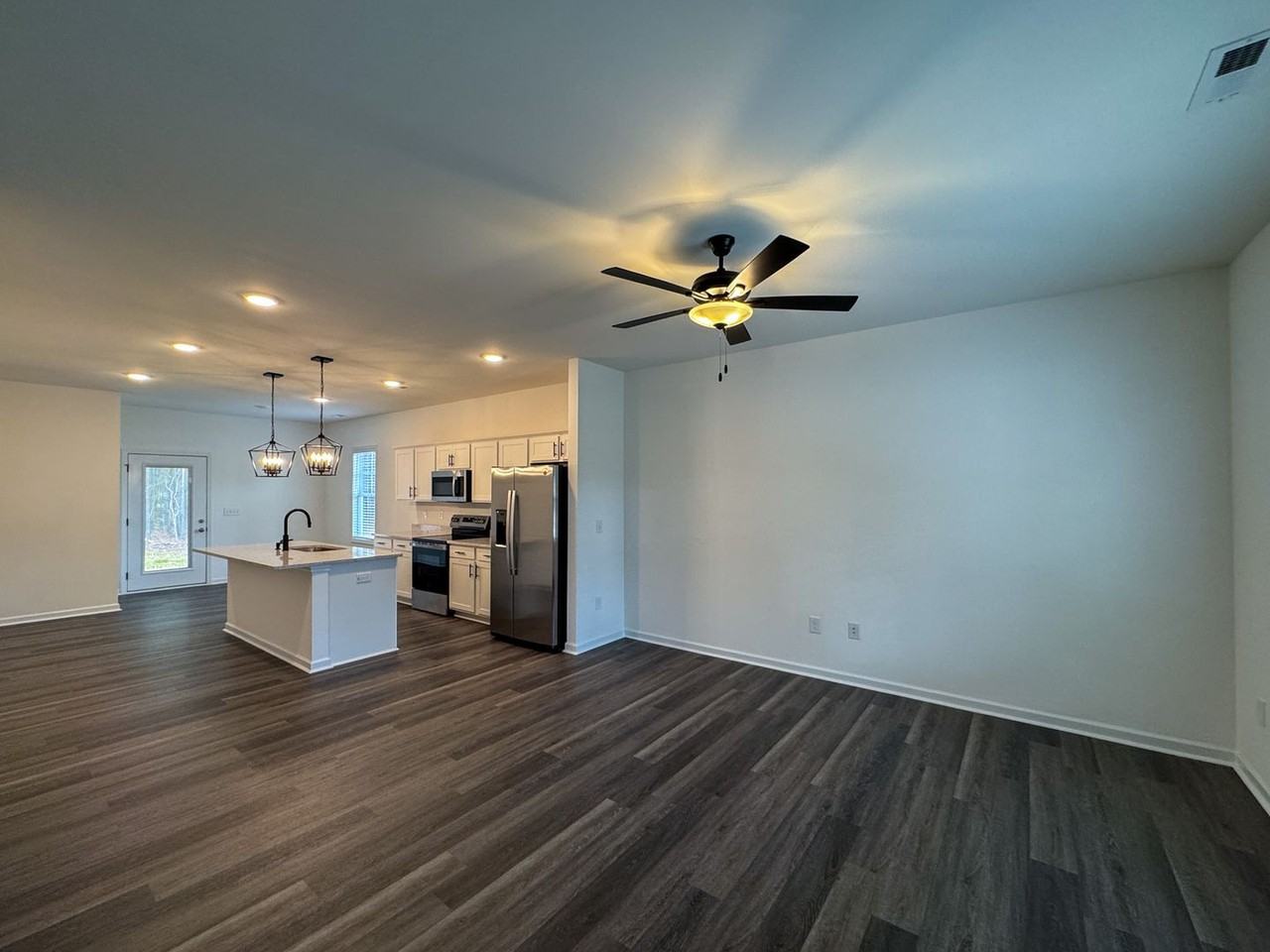 200 200 Woodcrest Jones Drive - Photo 3 of 23