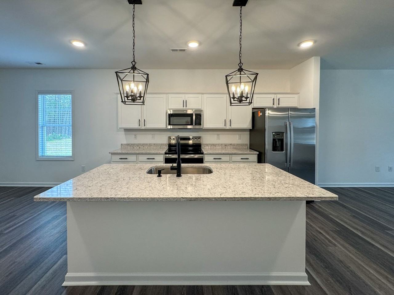 200 200 Woodcrest Jones Drive - Photo 7 of 23