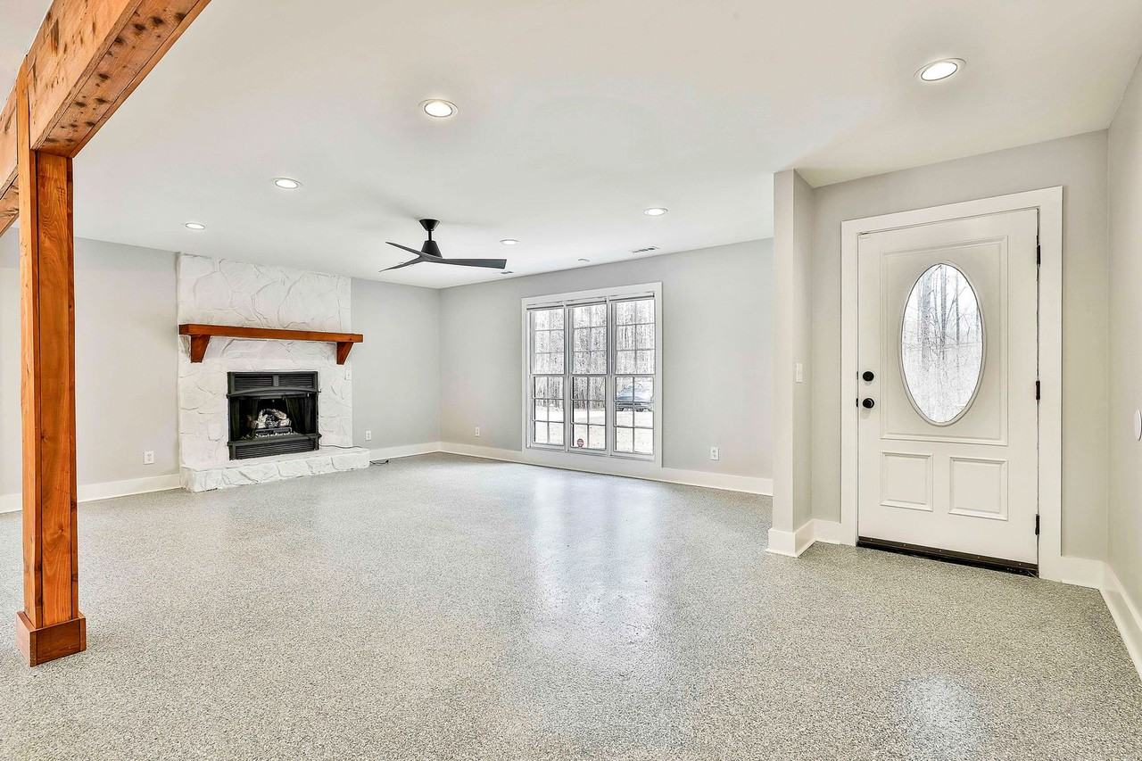 208 Cedar Rdg - Photo 6 of 20