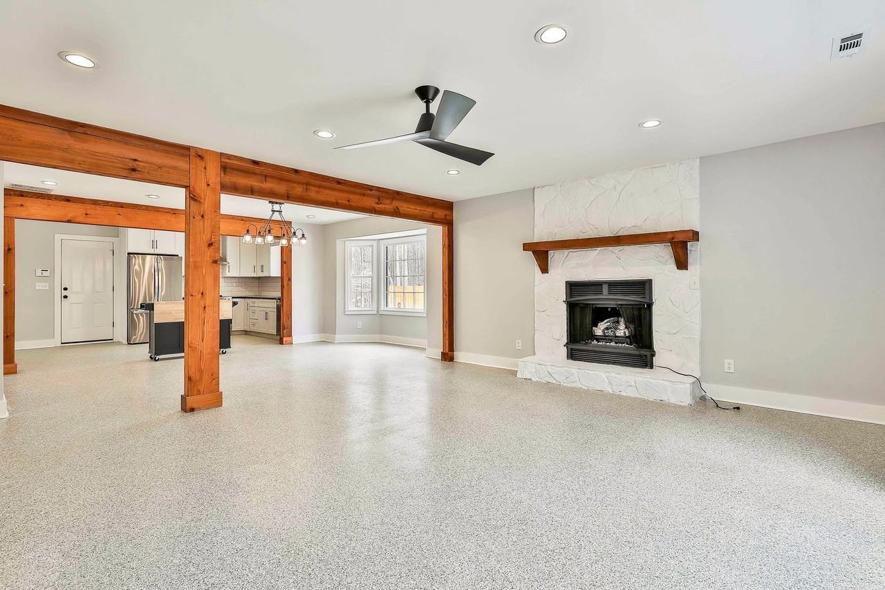 208 Cedar Rdg - Photo 7 of 20