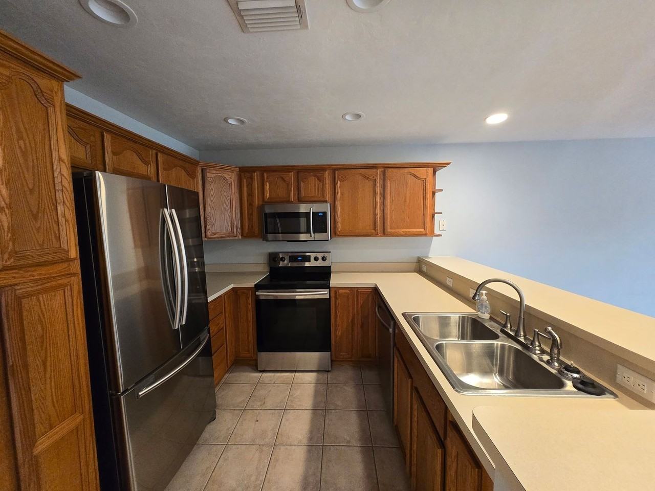 2631 Nw 104th Ct #B - Photo 5 of 48