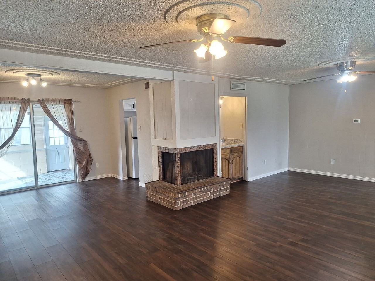 6917 Bennington Dr - Photo 2 of 26