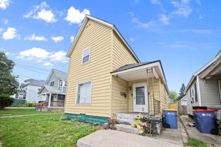 921 Fourth NW - Photo 1 of 1