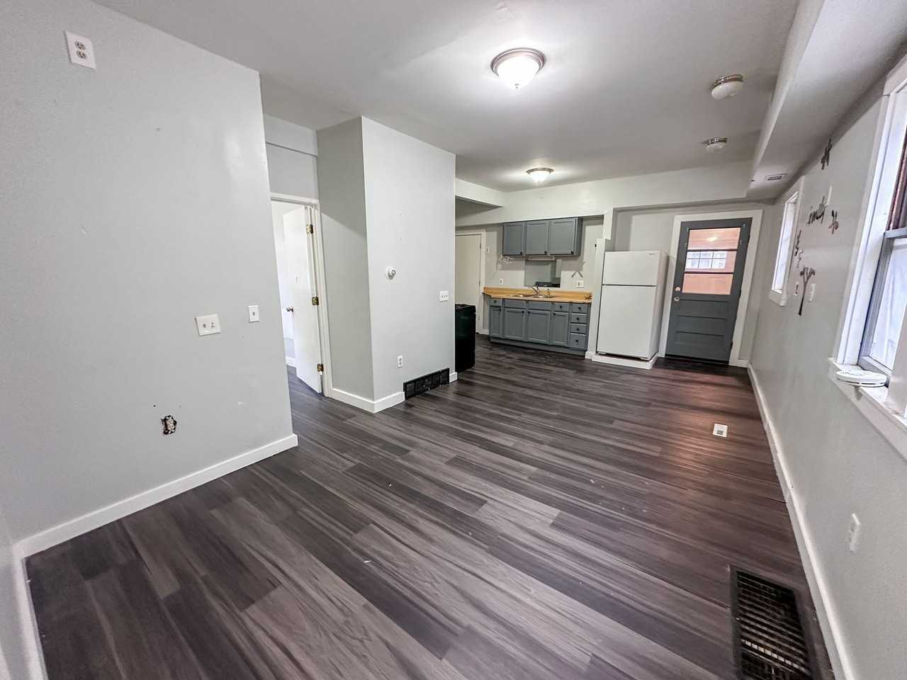 921 Fourth NW - Photo 2 of 15