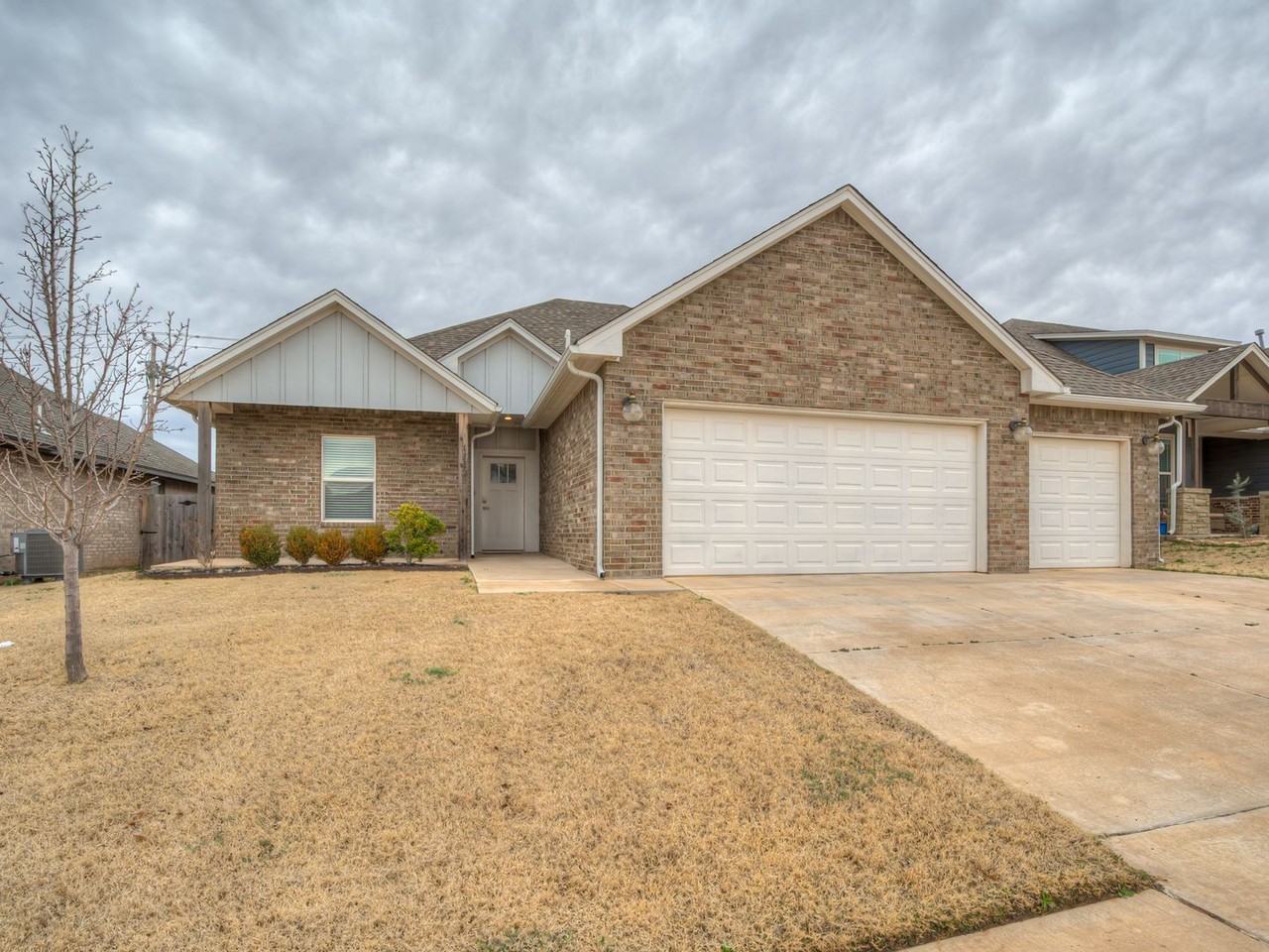 11425 Nw 100th Ct - Photo 4 of 50