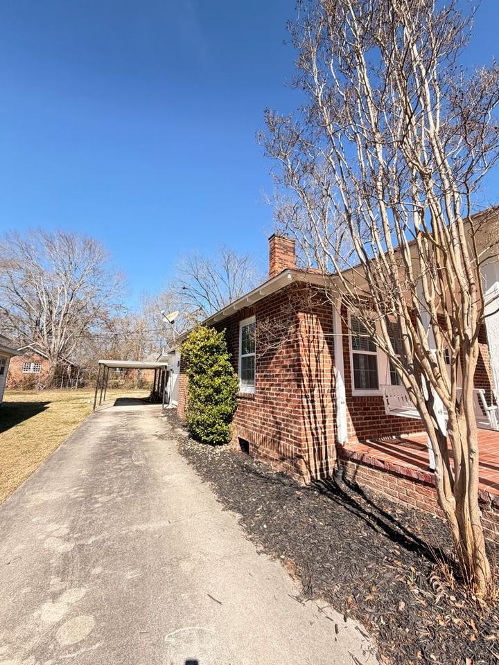 34 Hickory St Ne - Photo 3 of 31