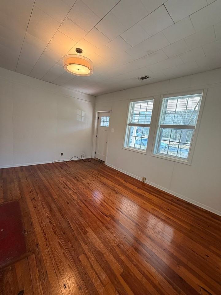 34 Hickory St Ne - Photo 5 of 31