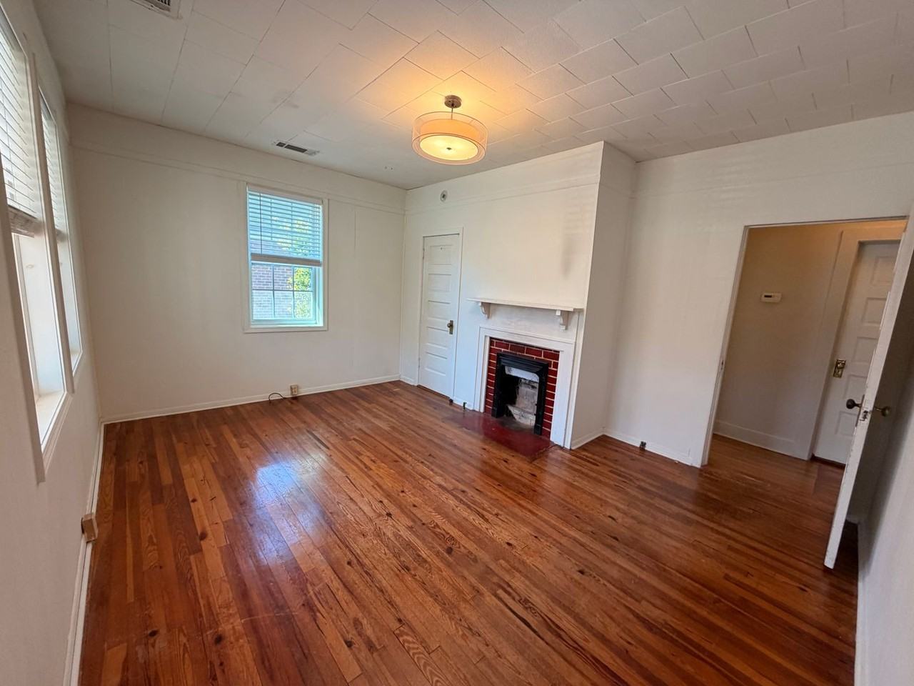 34 Hickory St Ne - Photo 7 of 31