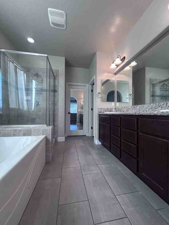 2840 Channel Reef Ave - Photo 7 of 17