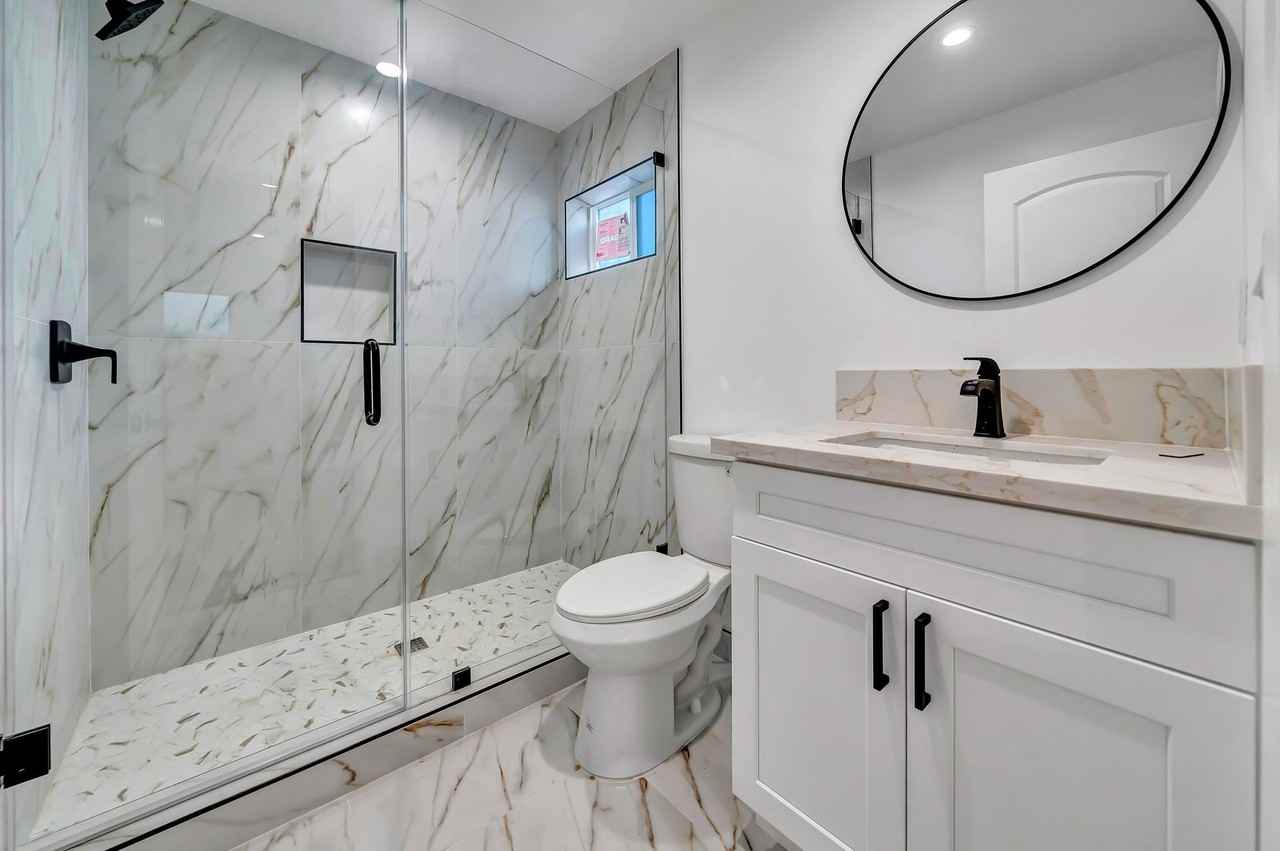 11845 Hamlin St North Hollywood, CA  91606 - Photo 7 of 19