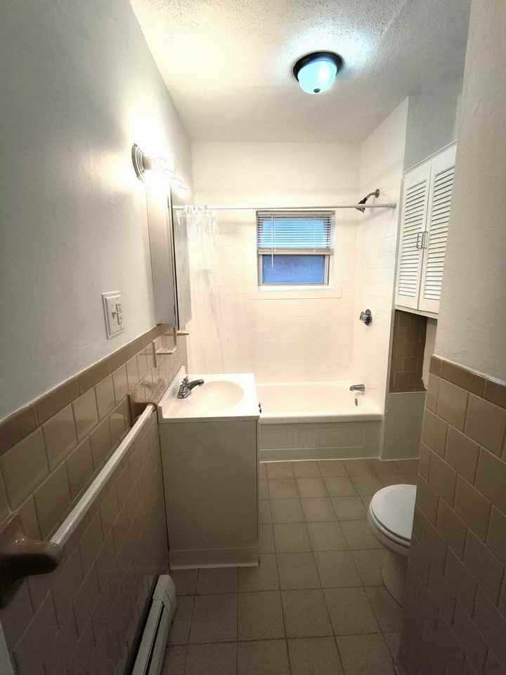 823 Main St - Photo 6 of 15