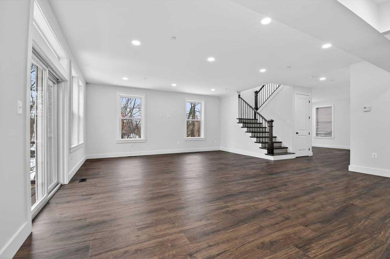 13102 Ideal Dr - Photo 7 of 48