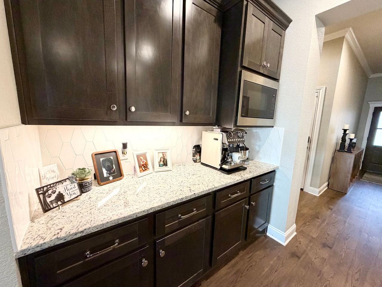 916 Cumberland St - Photo 4 of 28