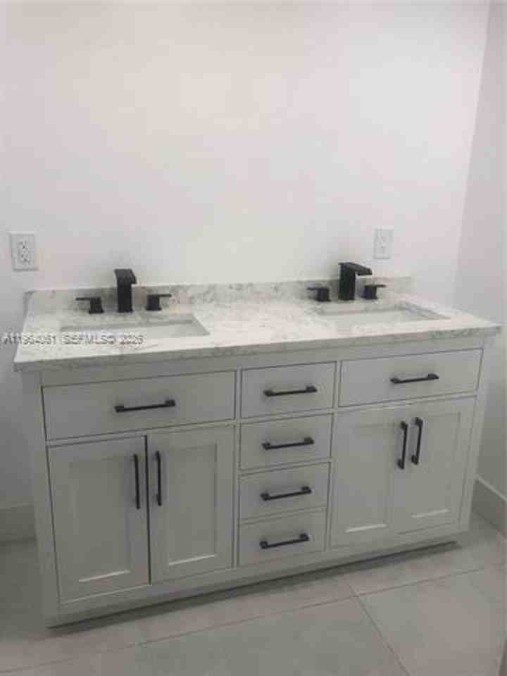 10185 10185 Collins Ave appt 209 - Photo 3 of 6