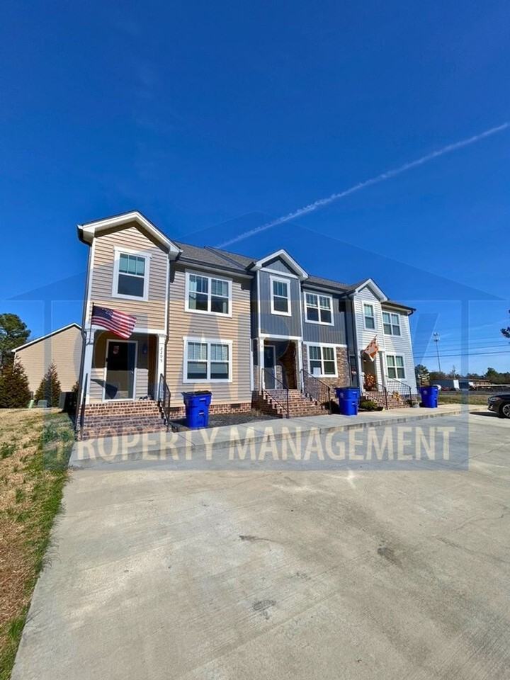 2295 Shady Ln Ne - Photo 2 of 2