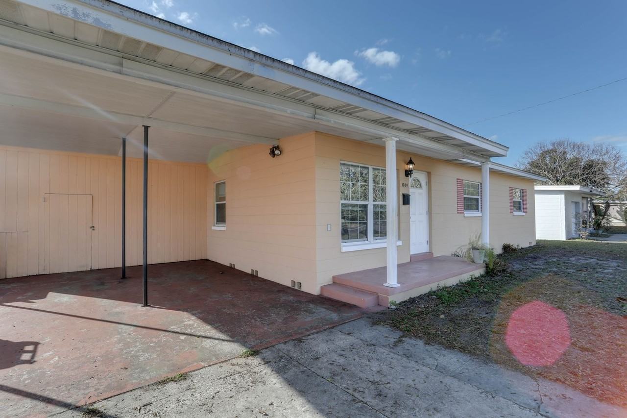 1704 Edmundshire Rd - Photo 2 of 22