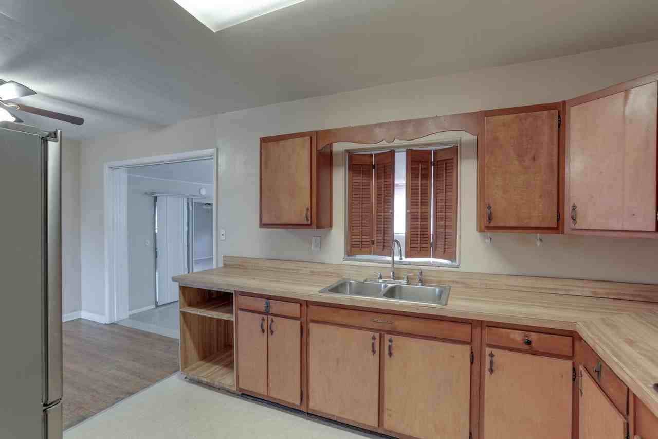 1704 Edmundshire Rd - Photo 5 of 22