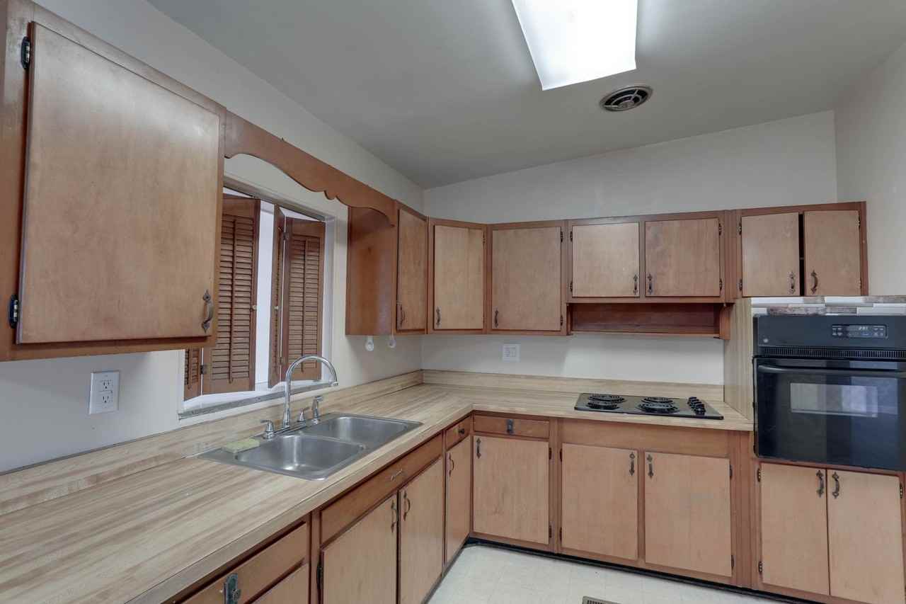 1704 Edmundshire Rd - Photo 7 of 22