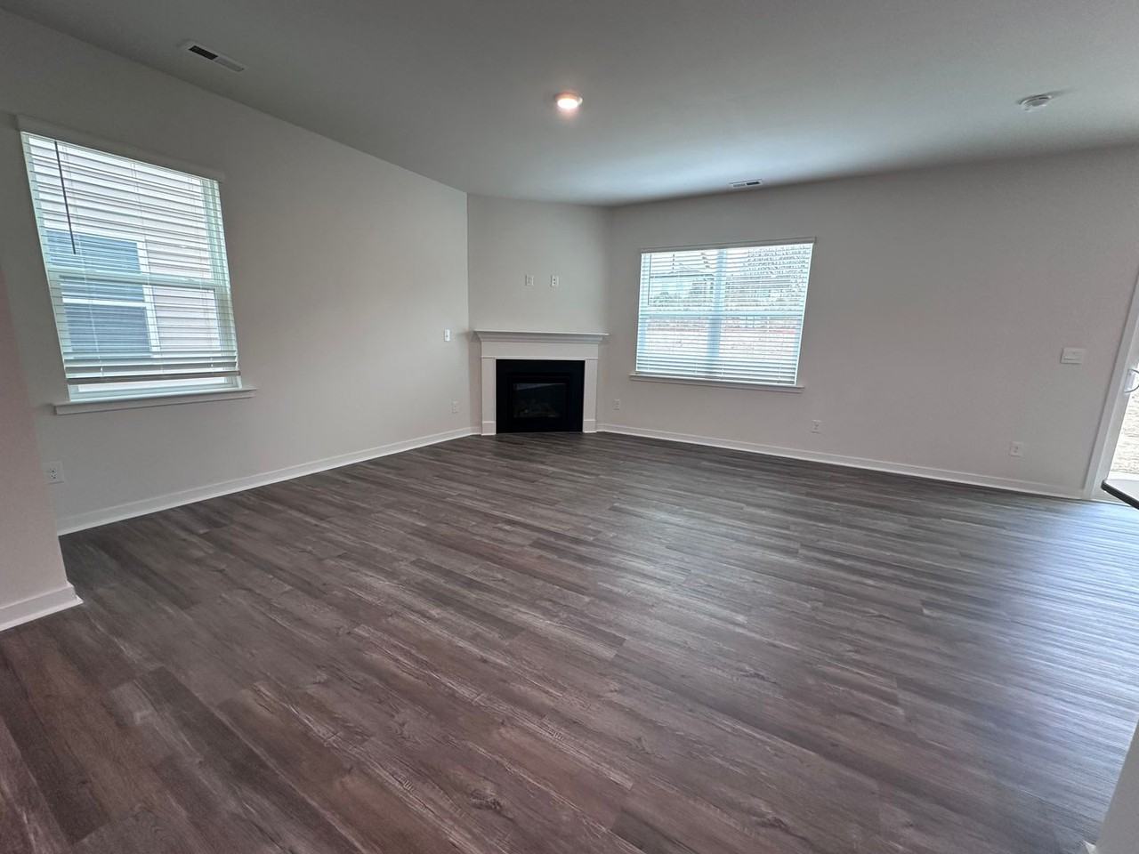 546 13th Avenue Dr Ne - Photo 3 of 27