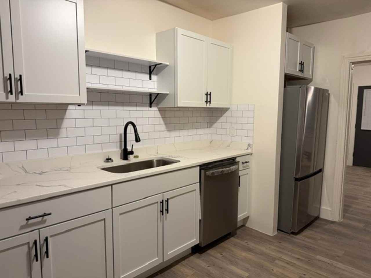 446 Wallace St - Photo 3 of 16