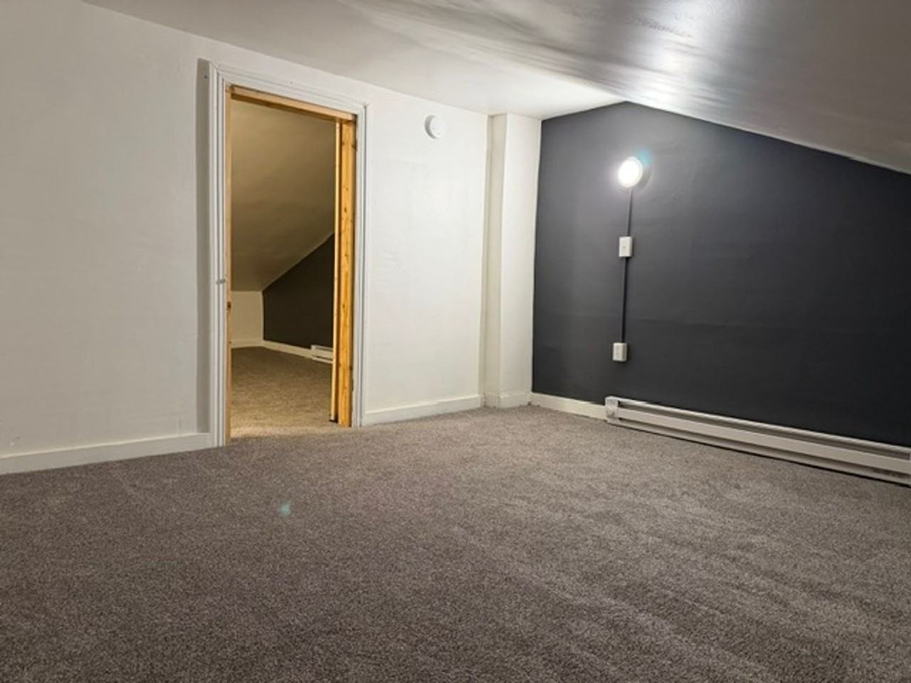 446 Wallace St - Photo 7 of 16