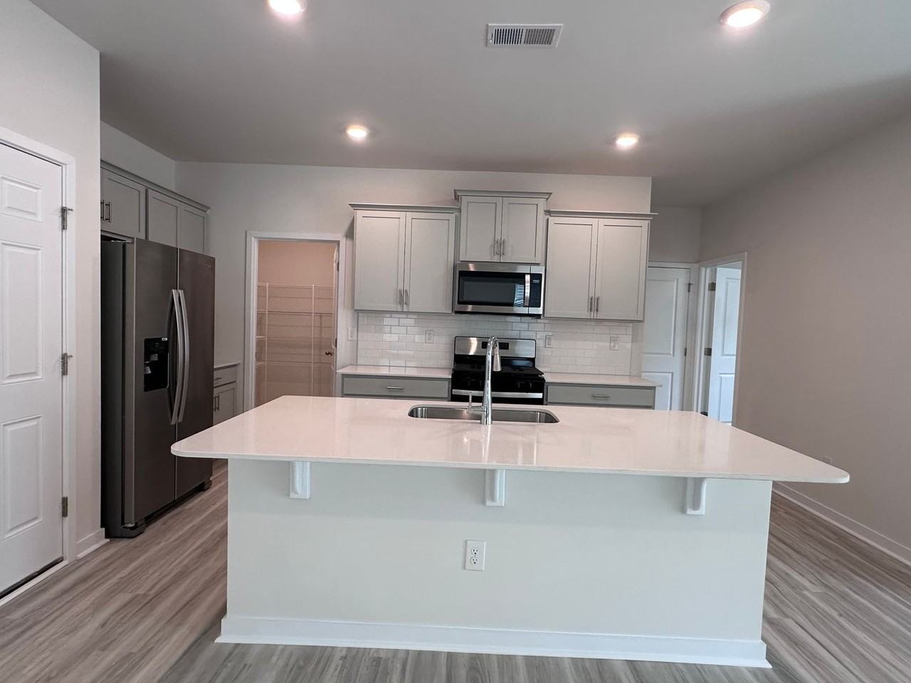 550 13th Avenue Dr Ne - Photo 2 of 30