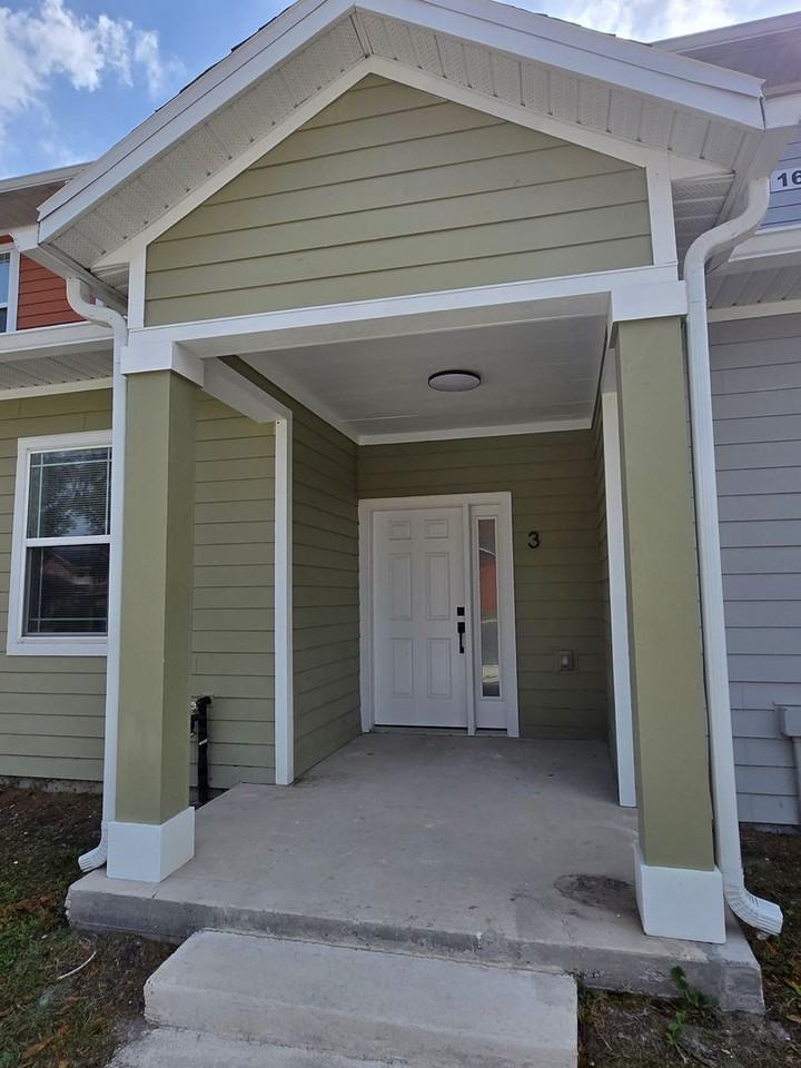 1601 Nw 29th Rd #3 - Photo 4 of 48