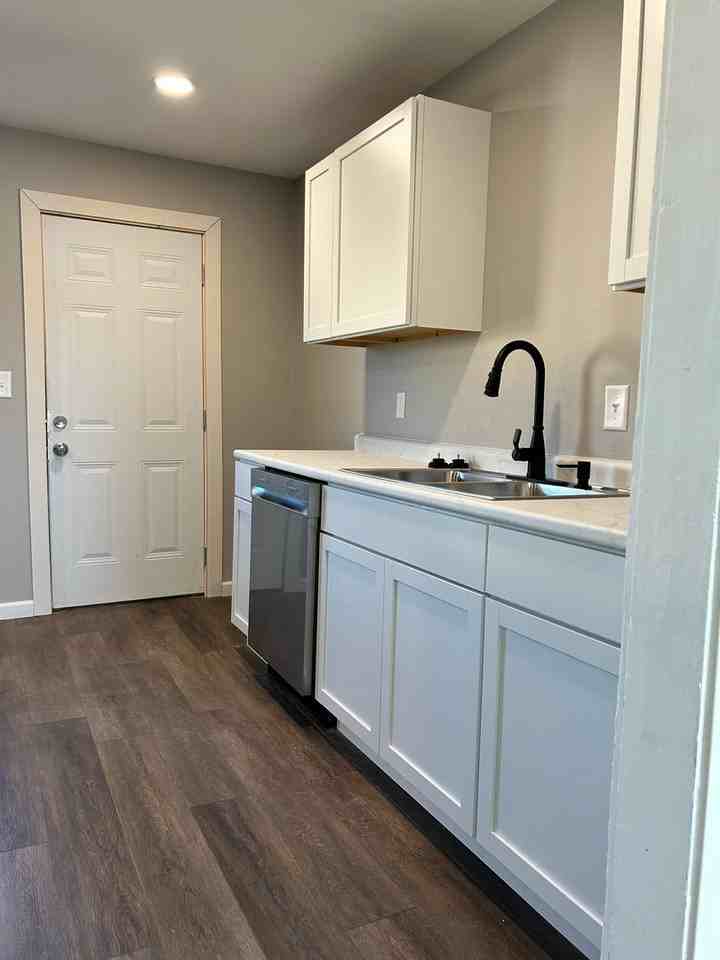 1609 N Washington St #6 - Photo 3 of 10