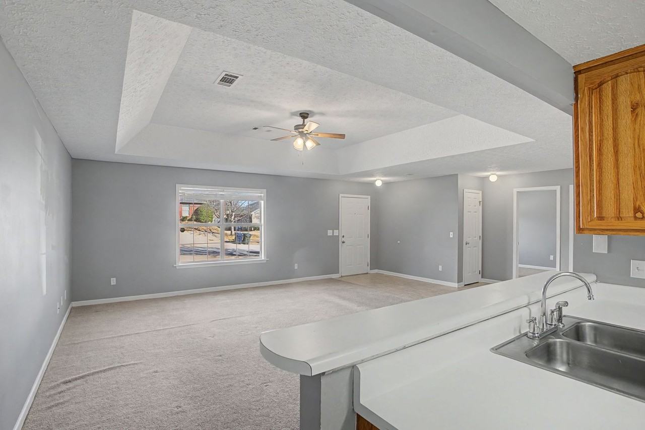 719 Ethan Ln - Photo 6 of 29