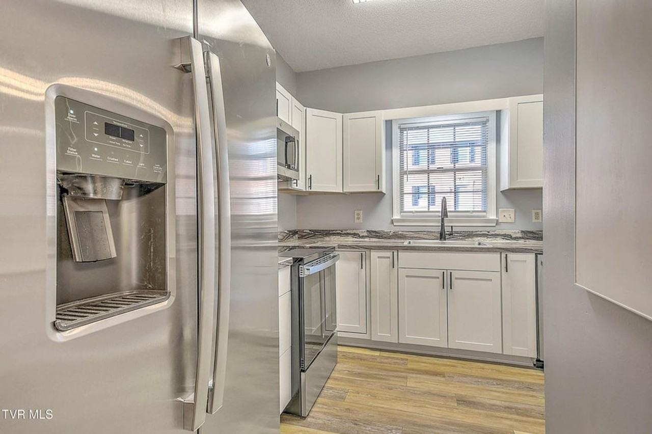 1201 E 8th Ave #4 - Photo 5 of 32