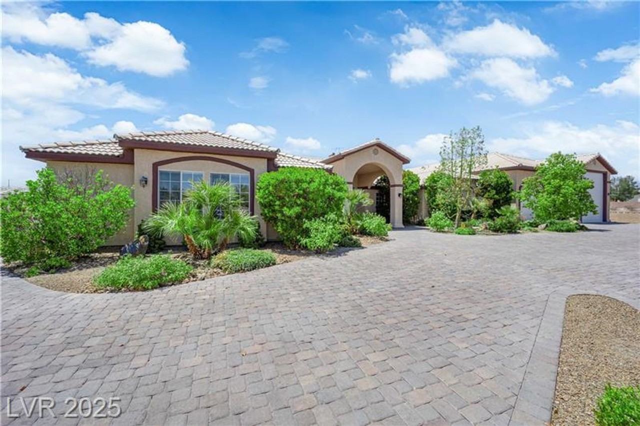 4455 W Ford Ave - Photo 2 of 50