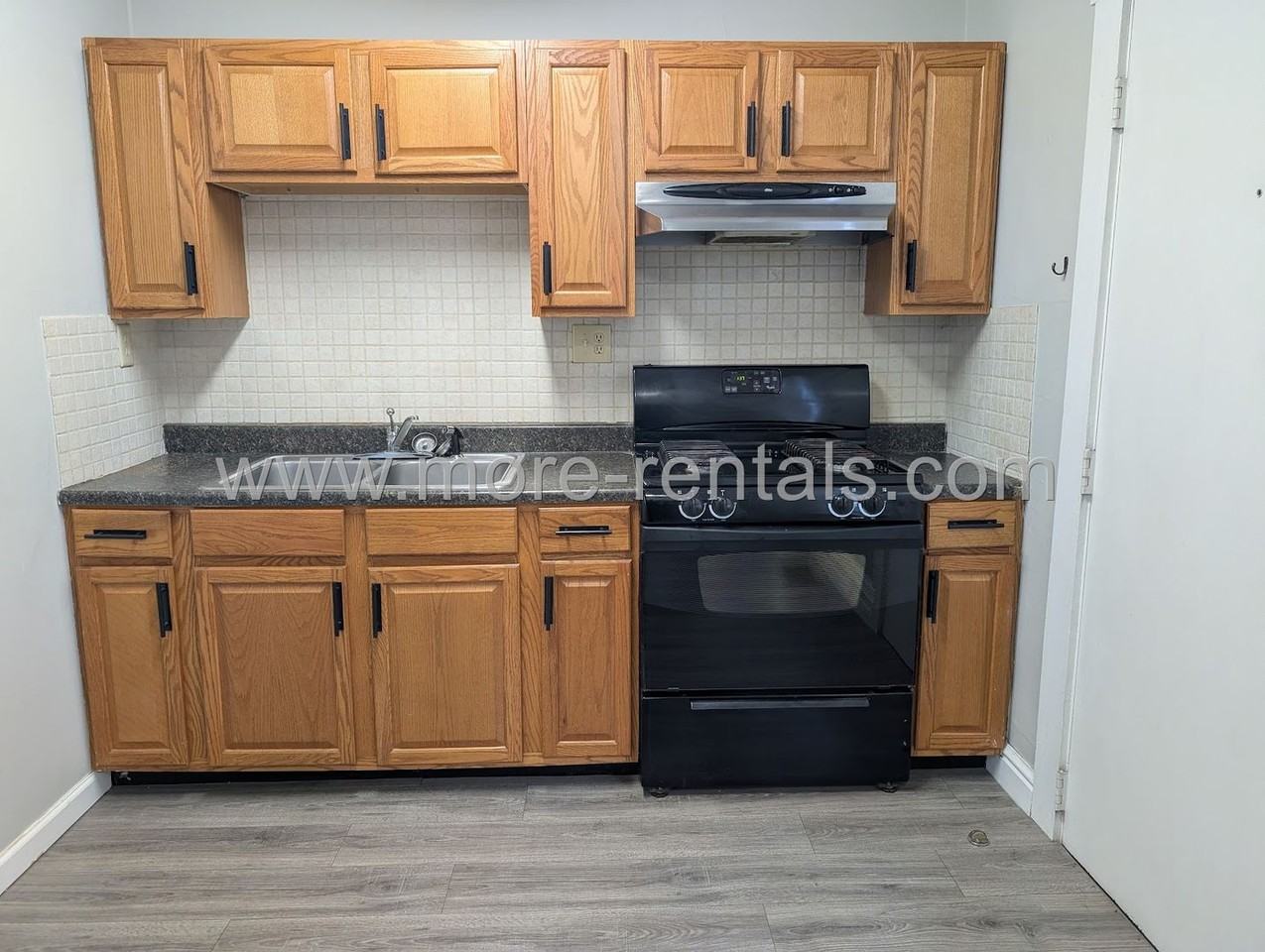 757 1/2 S 3rd St - Photo 5 of 10