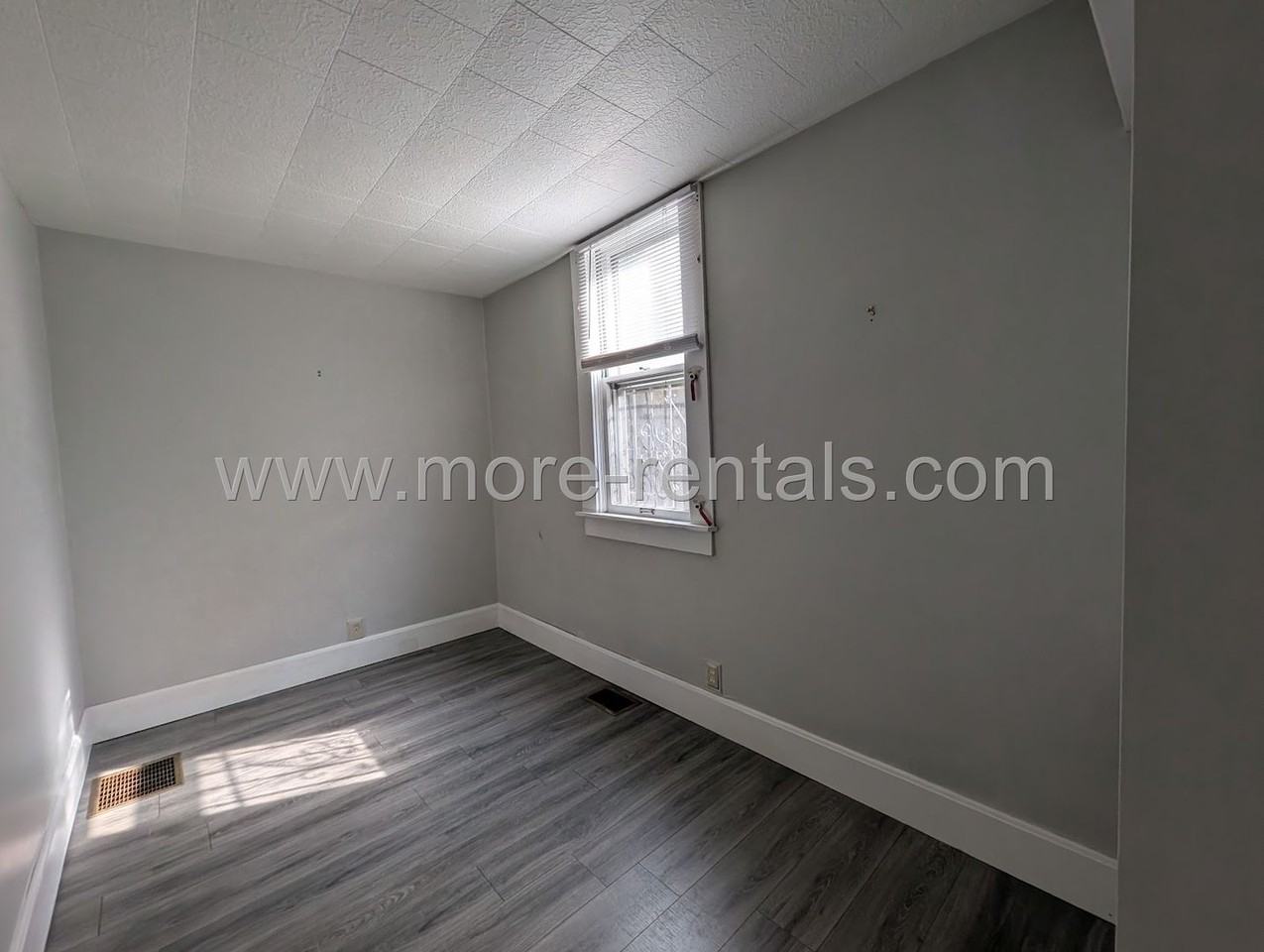 757 1/2 S 3rd St - Photo 7 of 10