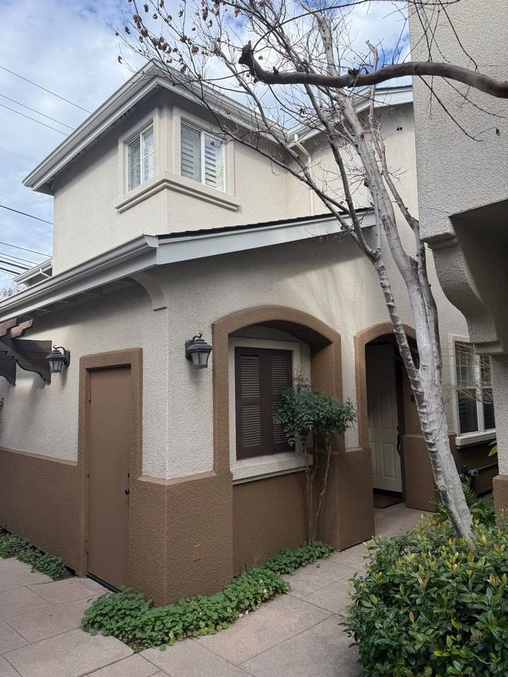 444 Tyndall St - Photo 2 of 20