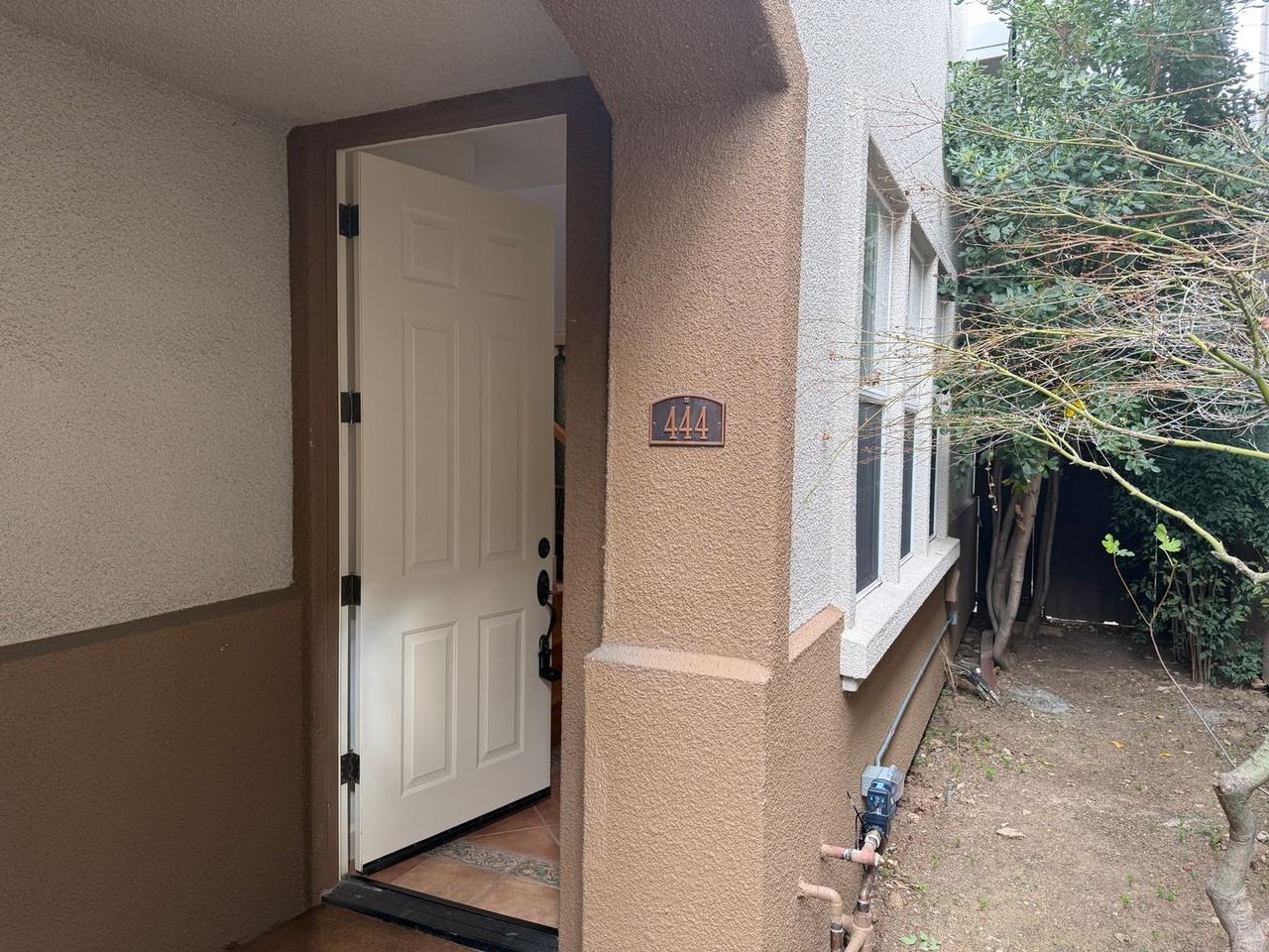 444 Tyndall St - Photo 3 of 20