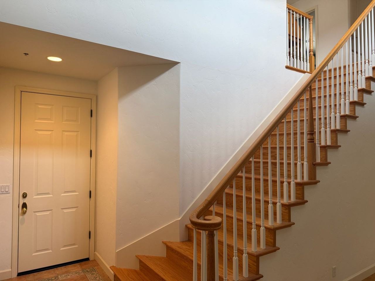 444 Tyndall St - Photo 4 of 20