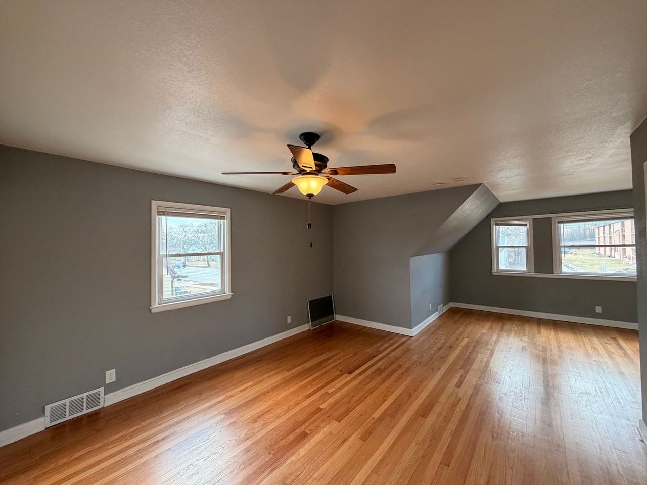 5824 N Teutonia Ave - Photo 7 of 9