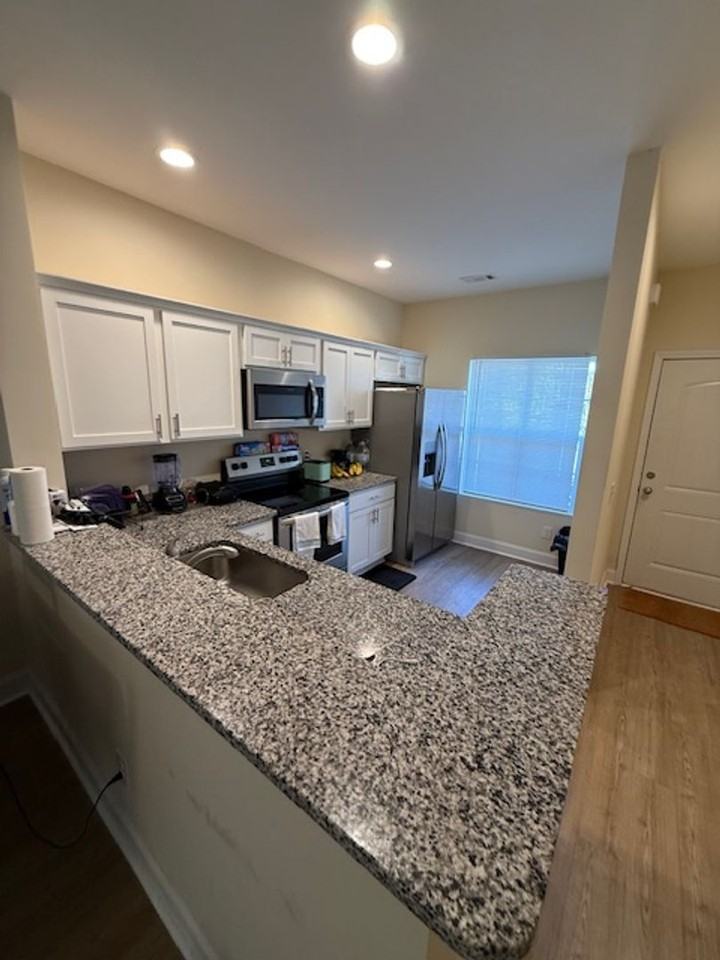 242 Admiration Ave - Photo 3 of 24