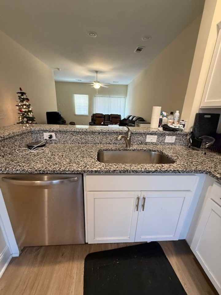 242 Admiration Ave - Photo 4 of 24