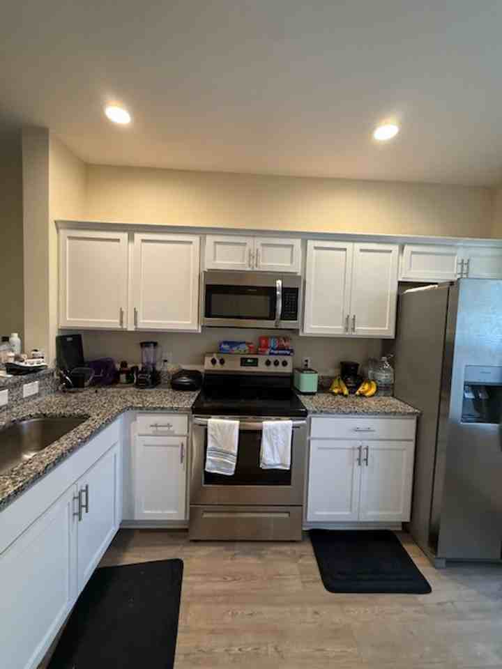 242 Admiration Ave - Photo 7 of 24