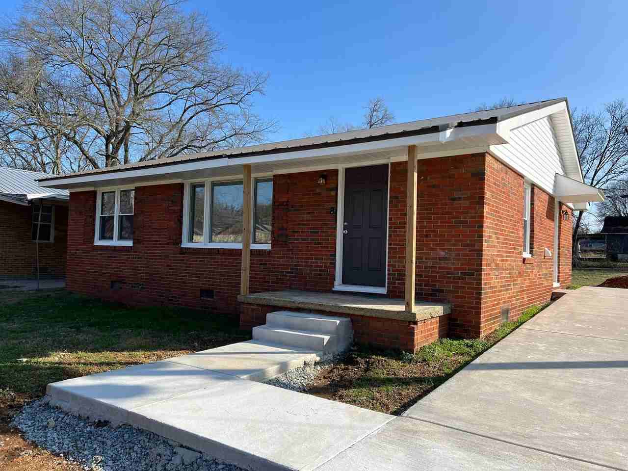 520 Marion Ave - Photo 2 of 7