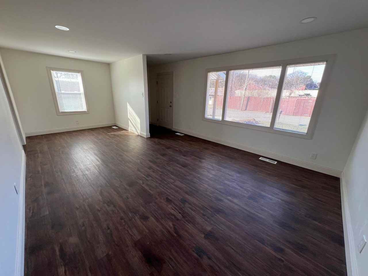 520 Marion Ave - Photo 4 of 7