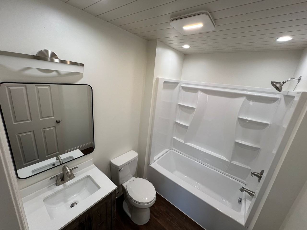 520 Marion Ave - Photo 5 of 7