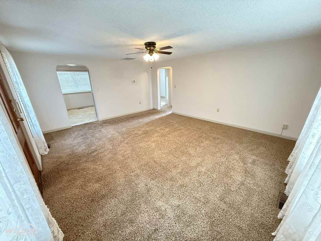 1011 S 8th Ave - Photo 2 of 13