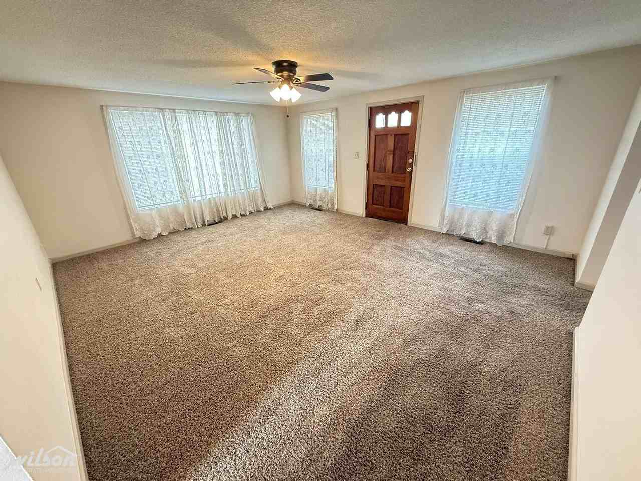 1011 S 8th Ave - Photo 3 of 13