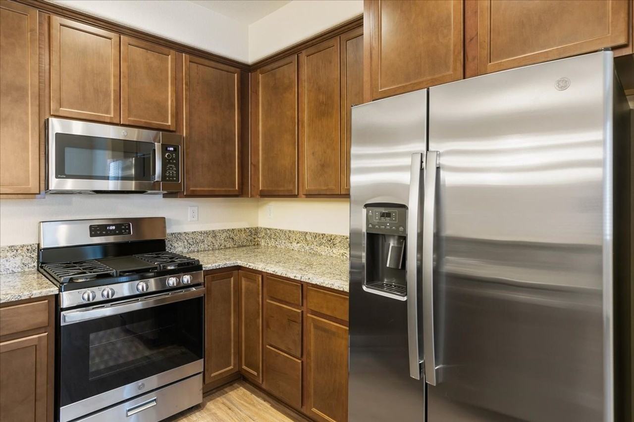 2256 Shady Canyon Dr - Photo 2 of 27