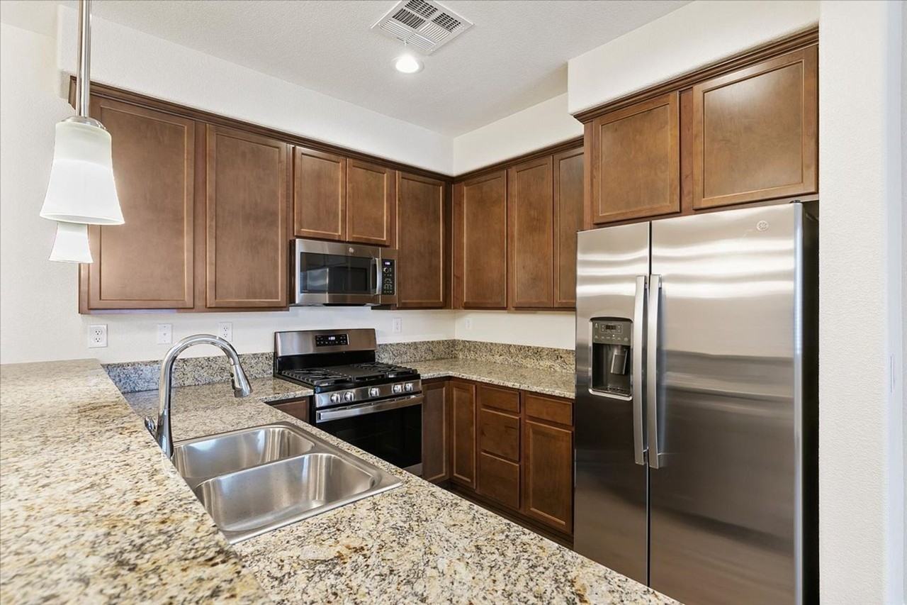 2256 Shady Canyon Dr - Photo 4 of 27